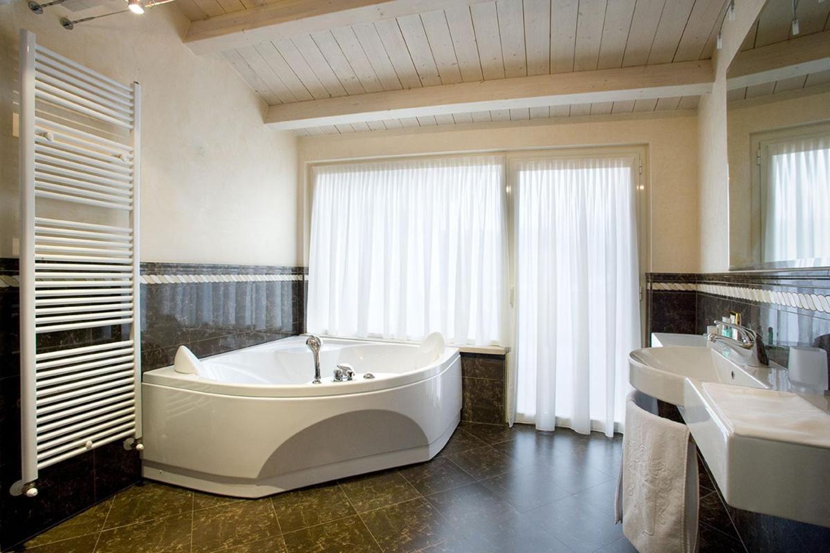 Monastero Resort & Spa Soiano Del Lago Exteriör bild
